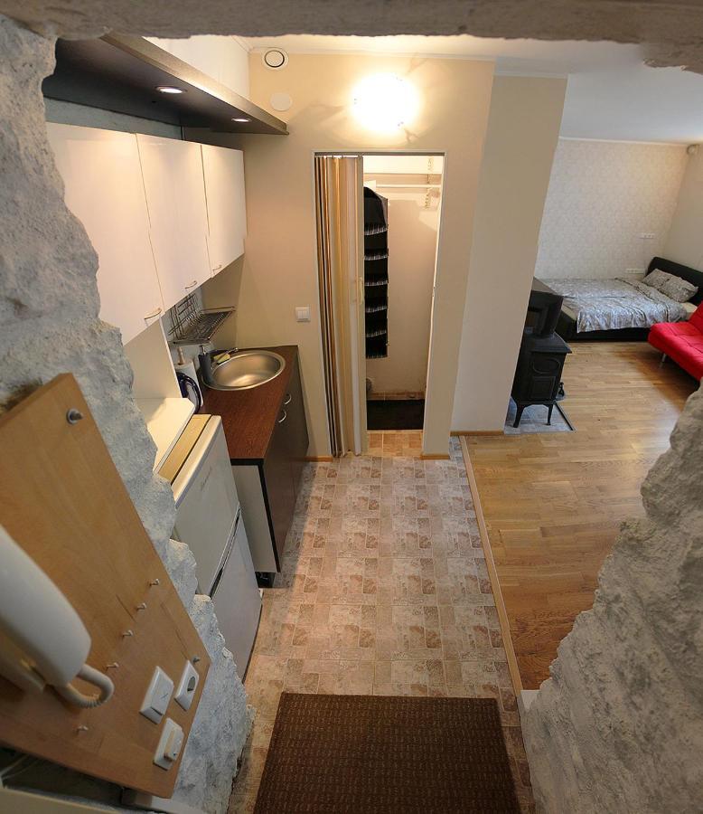 Quiet Kadriorg Street Apartment Талин Екстериор снимка