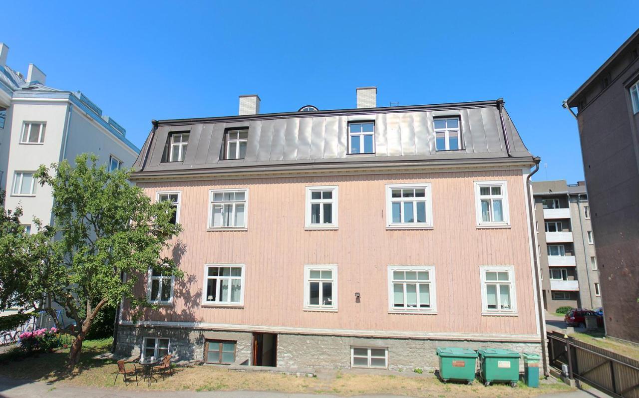 Quiet Kadriorg Street Apartment Талин Екстериор снимка