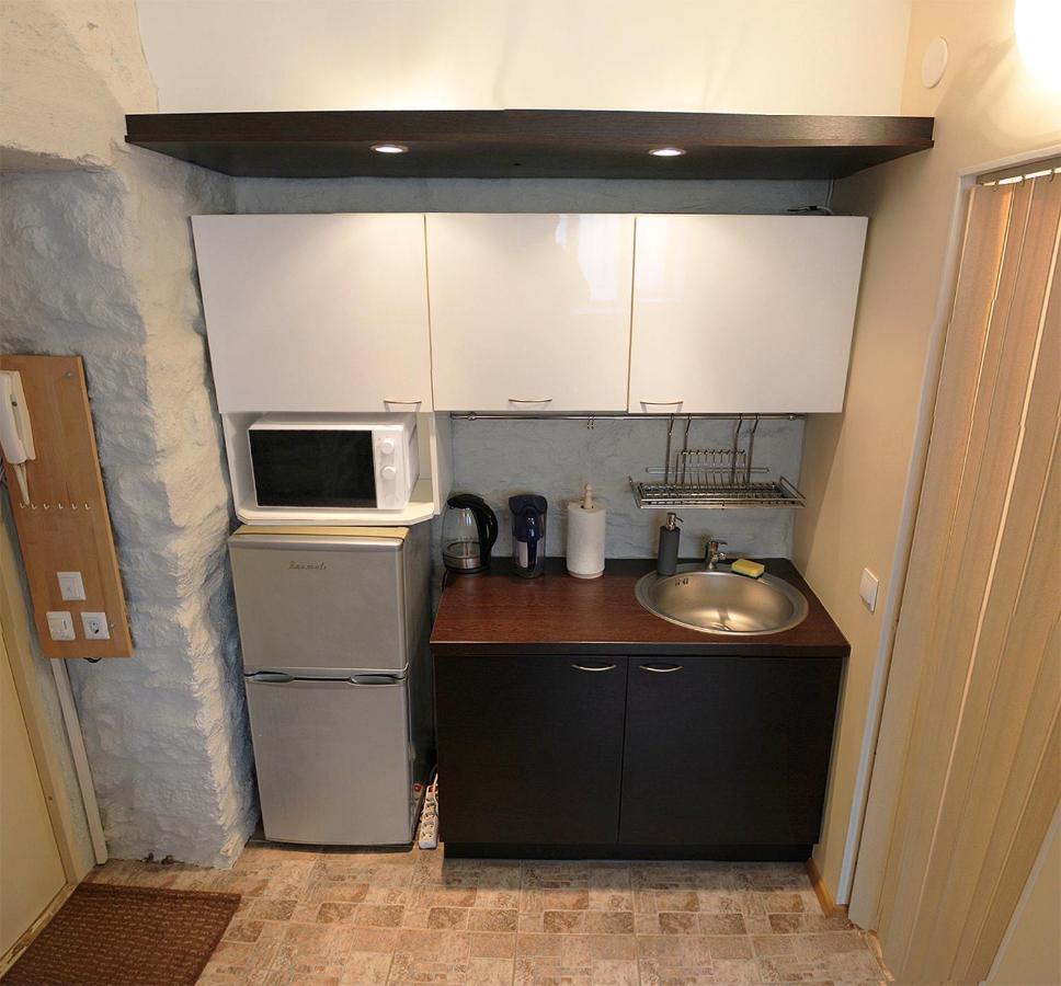 Quiet Kadriorg Street Apartment Талин Екстериор снимка